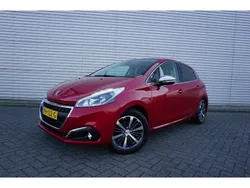 Zwart Gebruikt 2017 Peugeot 208 Allure Hatchback | € 9.950 (Eerlijke prijs)