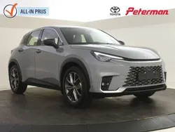 Grijs, metallic lak Gebruikt 2024 Lexus LBX SUV | € 37.899 (Goede deal)