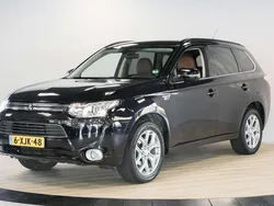 Zwart Gebruikt 2015 Mitsubishi Outlander P-HEV Edition SUV | € 13.990 (Duur)