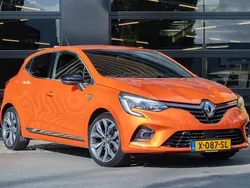 Oranje, metallic lak Gebruikt 2021 Renault Clio V Bose Edition Hatchback | € 17.450 (Goede deal)