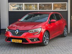 Rood Gebruikt 2016 Renault Mégane IV Bose Edition Hatchback | € 9.950 (Goede deal)
