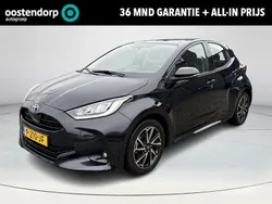 Zwart Gebruikt 2022 Toyota Yaris Hybrid Hatchback | € 22.950 (Eerlijke prijs)
