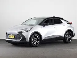 Shimmering silver metallic (licht zilver metallic) Gebruikt 2024 Toyota C-HR Edition SUV | € 37.945