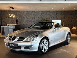 Zilver, metallic lak Gebruikt 2006 Mercedes SLK200 Cabriolet | € 14.950 (Duur)