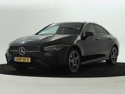 Zwart, metallic lak Gebruikt 2024 Mercedes 250 AMG Sedan | € 42.750 (Super prijs)