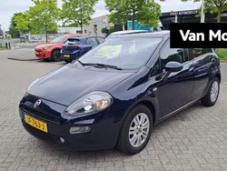 Blauw Gebruikt 2016 Fiat Punto Lounge Hatchback | € 6.400 (Goede deal)