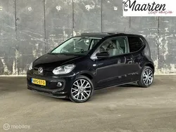 Zwart Gebruikt 2014 VW up! Groove Hatchback | € 7.950 (Iets duurder)