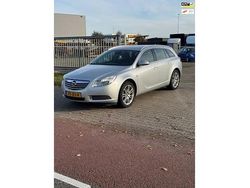 Grijs (metallic) Gebruikt 2009 Opel Insignia Edition Stationwagen | € 5.450 (Eerlijke prijs)