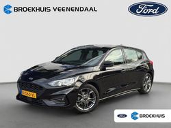 Zwart Gebruikt 2022 Ford Focus ST-Line Hatchback | € 17.900 (Goede deal)
