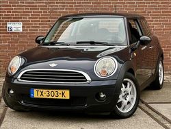 Zwart, metallic lak Gebruikt 2007 Mini ONE Hatchback | € 3.950 (Eerlijke prijs)