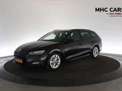 Zwart Gebruikt 2022 Skoda Octavia Business Line Stationwagen | € 23.200 (Eerlijke prijs)
