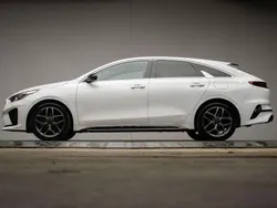 Wit, metallic lak Gebruikt 2021 Kia ProCeed GT-Line Hatchback | € 19.945 (Eerlijke prijs)