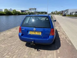 Blauw Gebruikt 2001 VW Bora Highline Sedan | € 2.500