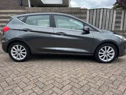 Grijs Gebruikt 2017 Ford Fiesta Titanium Hatchback | € 11.950 (Goede deal)