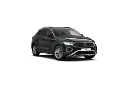 Zwart Gebruikt 2023 VW T-Roc Life SUV | € 27.316 (Eerlijke prijs)
