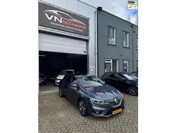 Grijs Gebruikt 2017 Renault Mégane IV Bose Edition Hatchback | € 9.950 (Eerlijke prijs)