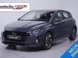 Grijs Gebruikt 2023 Hyundai i20 Trend Hatchback | € 21.650 (Eerlijke prijs)