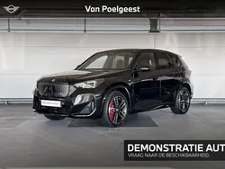 Saphirschwarz metallic (zwart metallic) Nieuw 2025 BMW iX1 Comfort Edition SUV | € 49.900 (Super prijs)