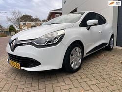 Wit Gebruikt 2013 Renault Clio IV Expression Hatchback | € 4.995 (Eerlijke prijs)