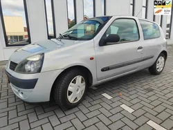 Grijs Gebruikt 2001 Renault Clio II Authentique Hatchback | € 1.295 (Goede deal)