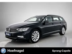 Zwart Gebruikt 2021 VW Passat Business+ Stationwagen | € 26.450 (Eerlijke prijs)