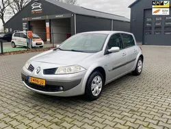 Grijs Gebruikt 2006 Renault Mégane II Business Hatchback | € 2.950
