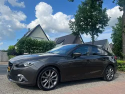 Bruin Gebruikt 2014 Mazda 3 Sedan | € 14.980 (Eerlijke prijs)
