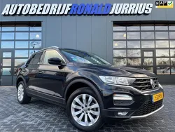 Zwart Gebruikt 2020 VW T-Roc Business SUV | € 22.950 (Goede deal)