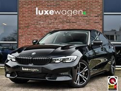 Zwart (metallic) Gebruikt 2019 BMW 330 Sport Line Sedan | € 26.900 (Goede deal)