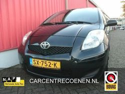 Zwart Gebruikt 2010 Toyota Yaris Hatchback | € 2.950 (Eerlijke prijs)