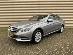 Grijs Gebruikt 2013 Mercedes E200 Ambition Sedan | € 19.945 (Eerlijke prijs)