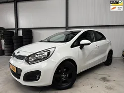Wit Gebruikt 2012 Kia Rio Hatchback | € 8.450 (Eerlijke prijs)