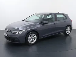 Grijs Gebruikt 2023 VW Golf VIII Life Hatchback | € 23.440 (Eerlijke prijs)