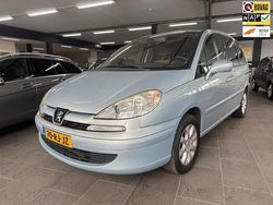 Grijs Gebruikt 2005 Peugeot 807 MPV | € 2.950