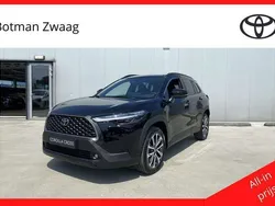 Zwart, metallic lak Nieuw 2025 Toyota Corolla Cross Style SUV | € 46.390 (Iets duurder)