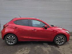 Rood (metallic) Gebruikt 2016 Mazda 2 Hatchback | € 9.950 (Goede deal)