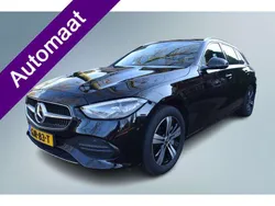 Zwart, metallic lak Gebruikt 2023 Mercedes C300 Luxury Stationwagen | € 41.750 (Eerlijke prijs)