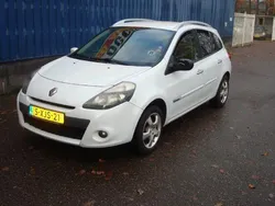 Wit Gebruikt 2011 Renault Clio GrandTour Authentique Stationwagen | € 1.600 (Duur)
