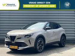 Grijs, metallic lak Nieuw 2025 Alfa Romeo Junior Edizione Speciale Hatchback | € 40.540 (Duur)