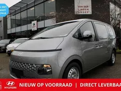 Grijs Nieuw 2024 Hyundai Staria Van | € 28.450 (Eerlijke prijs)