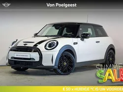 Wit, metallic lak Gebruikt 2023 Mini Cooper SE Classic Hatchback | € 22.795 (Eerlijke prijs)