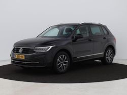 Zwart Gebruikt 2022 VW Tiguan Business SUV | € 24.700