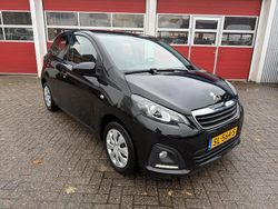 Zwart (parellak) Gebruikt 2018 Peugeot 108 Premium Hatchback | € 7.950 (Eerlijke prijs)