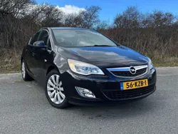 Zwart Gebruikt 2010 Opel Astra Cosmo Hatchback | € 4.495 (Eerlijke prijs)