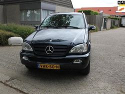 Zwart Gebruikt 2002 Mercedes ML270 SUV | € 6.999 (Duur)