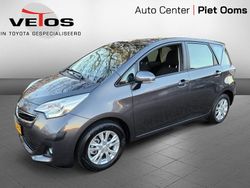 Grijs Gebruikt 2015 Toyota Verso-S MPV | € 12.450 (Eerlijke prijs)