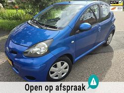 Blauw Gebruikt 2012 Toyota Aygo Comfort Hatchback | € 4.750 (Eerlijke prijs)