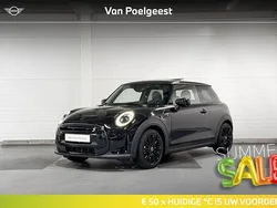 Midnight black (donker zwart) Gebruikt 2022 Mini Cooper Hatchback | € 22.850 (Goede deal)