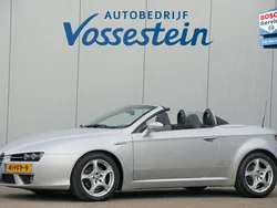 Grijs, metallic lak Gebruikt 2011 Alfa Romeo Spider Exclusive Cabriolet | € 23.500 (Duur)