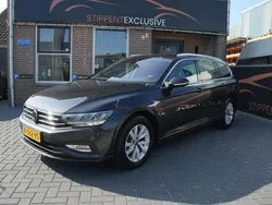 Grijs Gebruikt 2021 VW Passat Comfortline Sedan | € 17.900 (Goede deal)
